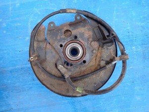 TOYOTA RAV4 RAV 4 II 00-05 TARCZA KOTWICZNA OSŁONA ZWROTNICA TYLNA LEWA 3/4 MINIATURA