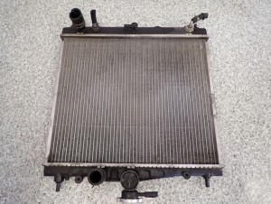 NISSAN NOTE E11 06- 1.6i CHŁODNICA WODY