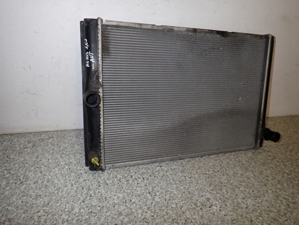 TOYOTA AURIS 1.4 D4D 06-09 CHŁODNICA WODY 3/8