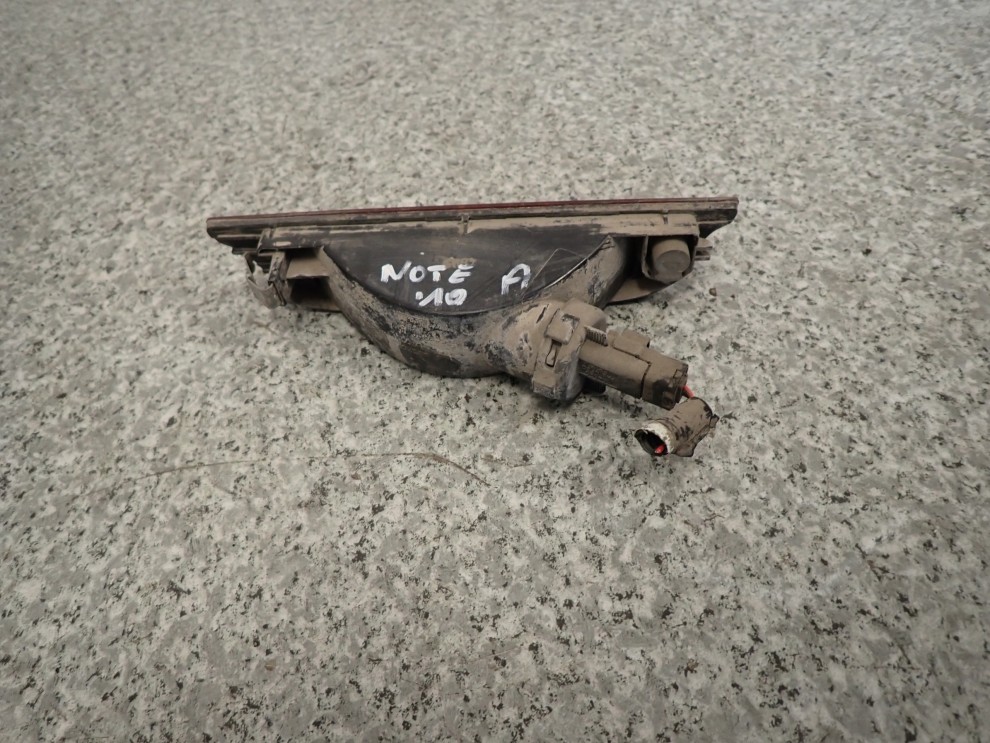 NISSAN NOTE E11 06-09 LAMPA PRZECIWMGIELNA TYŁ 8/9