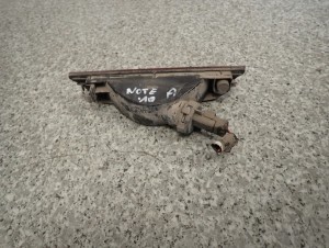 NISSAN NOTE E11 06-09 LAMPA PRZECIWMGIELNA TYŁ 8/9 MINIATURA