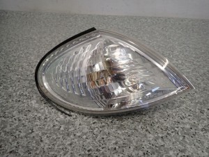 NISSAN ALMERA N16 00-03 KIERUNKOWSKAZ PRAWY KIERUNEK