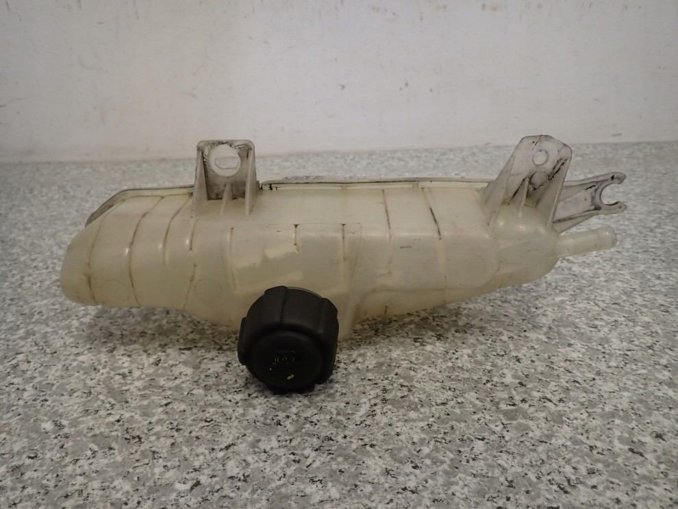NISSAN NOTE 06- E11 1.5 DCI ZBIORNICZEK WYRÓWNAWCZY 3/4