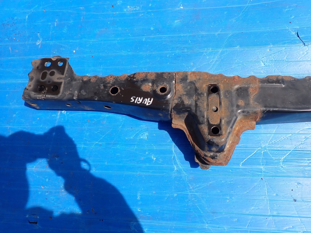 TOYOTA AURIS I 07-12 BELKA POD CHŁODNICE 2/4