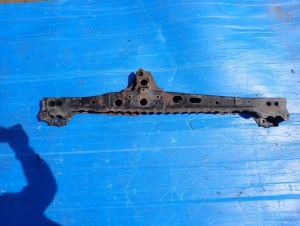 TOYOTA AURIS I 07-12 BELKA POD CHŁODNICE 4/4 MINIATURA