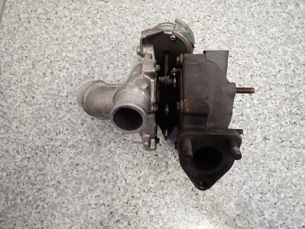 TOYOTA YARIS II COROLLA E12 1.4 D4D TURBINA TURBOSPRĘŻARKA 3/8