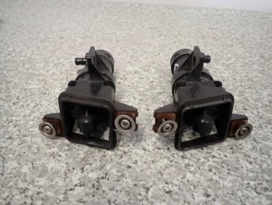 HONDA FRV 05- SPRYSKIWACZ REFLEKTORA LAMPY XENON PRAWY 6/9 MINIATURA
