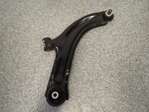 NISSAN MICRA K12 03-10 WAHACZ PRZEDNI PRAWY