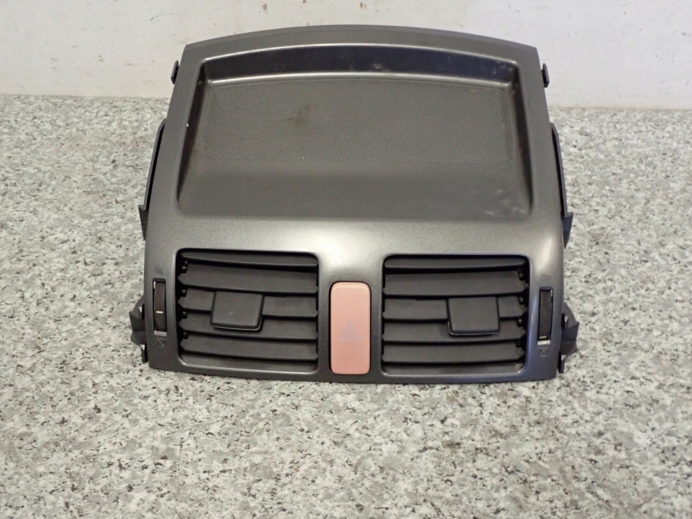 TOYOTA AURIS 06- KRATKA NAWIEWU ŚRODKOWA KONSOLKA 1/3