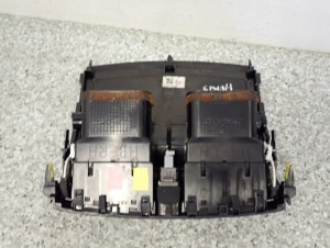 TOYOTA AURIS 06- KRATKA NAWIEWU ŚRODKOWA KONSOLKA 2/3 MINIATURA