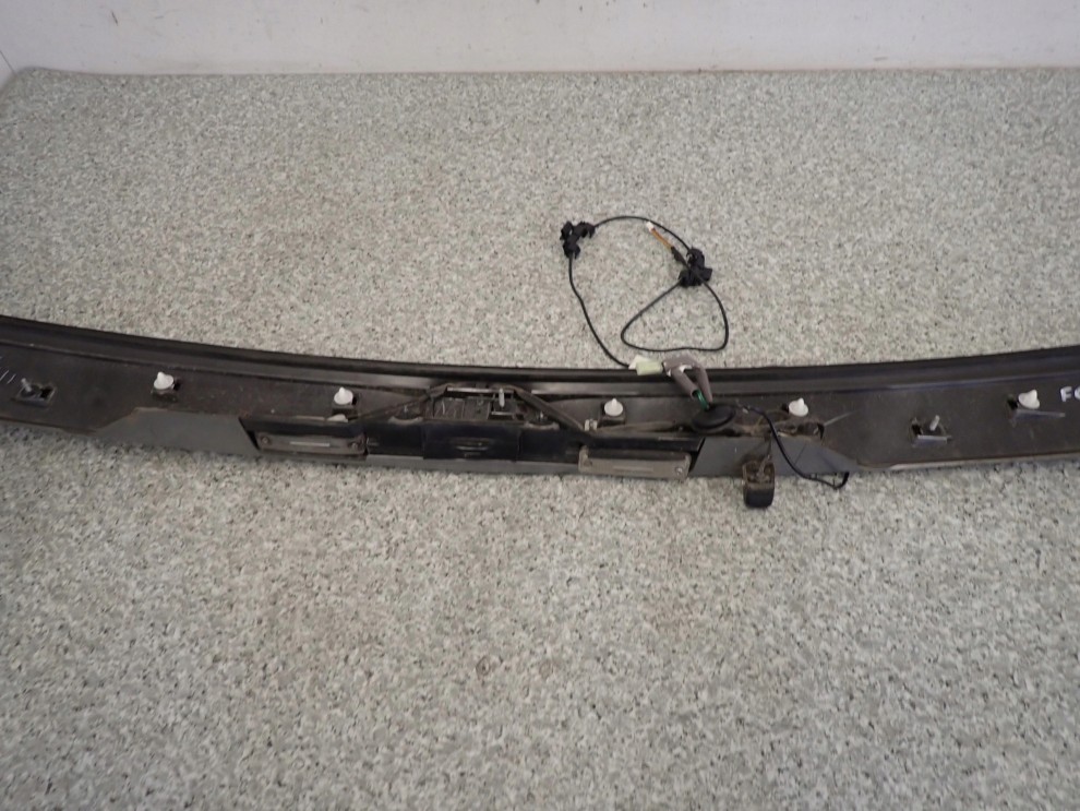 SUBARU FORESTER III 2.0D 09- LISTWA KLAPY TYŁ KAMER LAMPKI 15/16