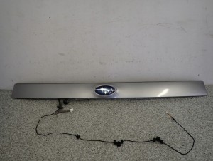 SUBARU FORESTER III 2.0D 09- LISTWA KLAPY TYŁ KAMER LAMPKI