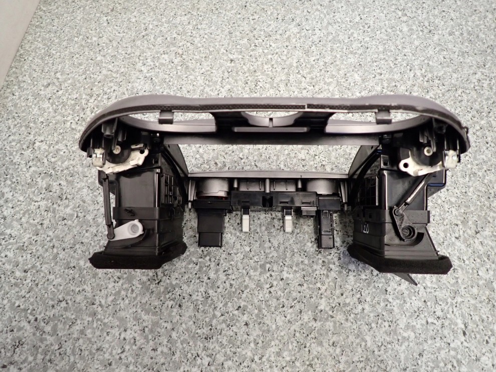 HYUNDAI i20 08-12 RAMKA RADIA NAWIEWU 5/6