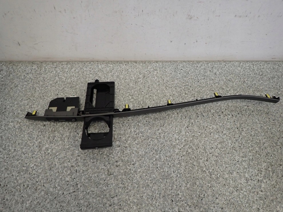 TOYOTA AVENSIS T25 LISTWA DESKI ROZDZIELCZEJ 8/10