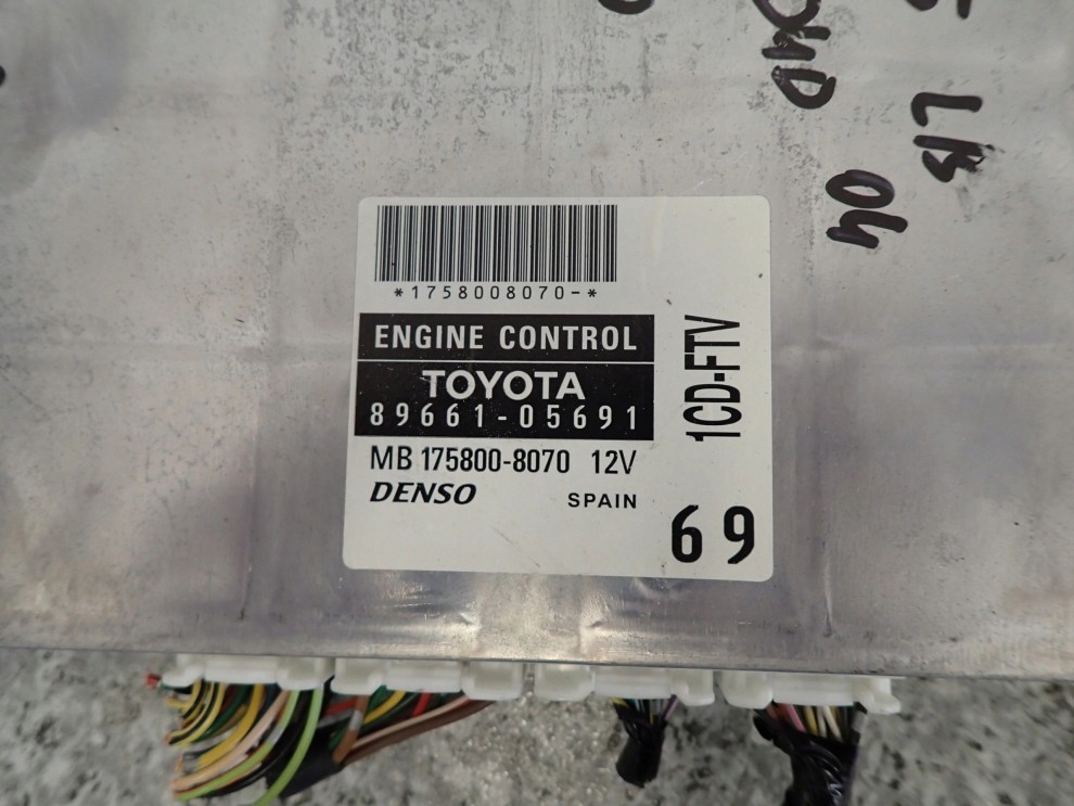 AVENSIS T25 2.0 D4D 03-05 ZESTAW STARTOWY KOMPUTER STACYJKA 5/10