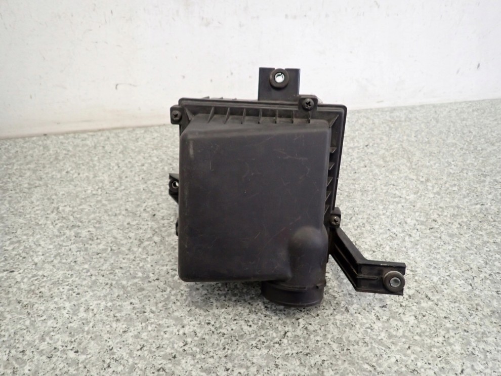 SUZUKI SX4 SEDICI 1.9 DIESEL 06- OBUDOWA FILTRA POWIETRZA 4/6