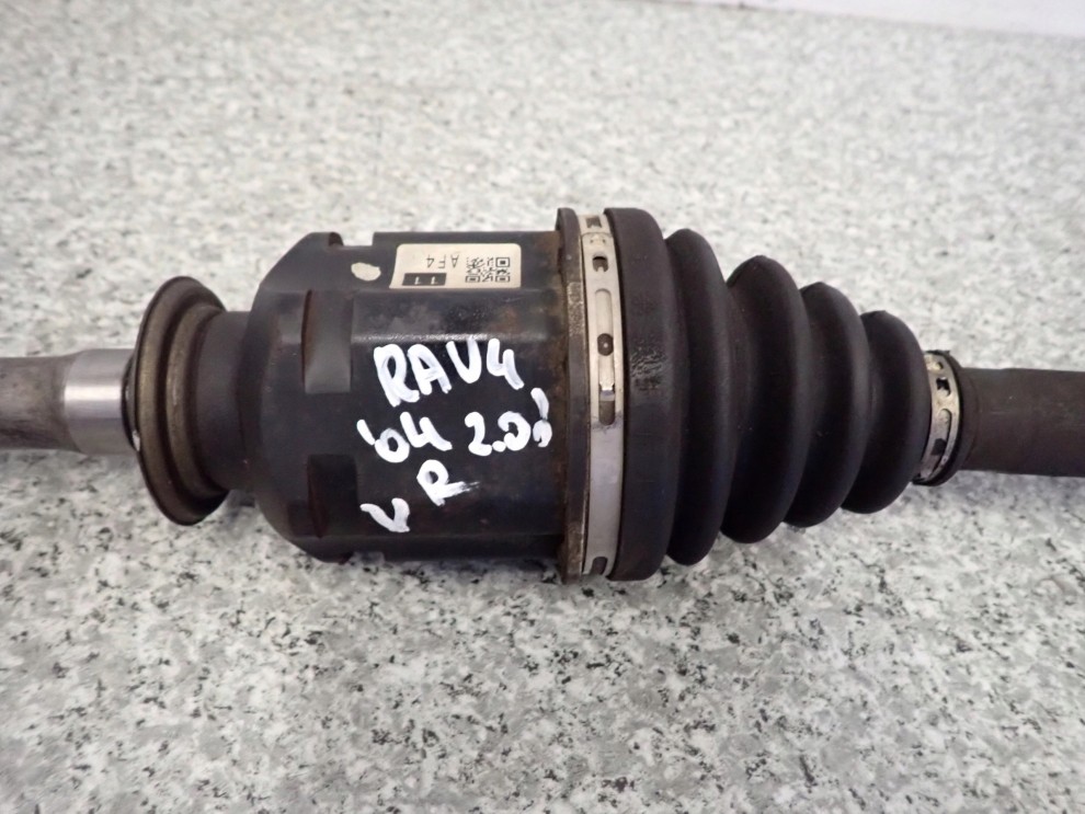 TOYOTA RAV4 RAV 4 II 01-05 2.0 D4D PÓŁOŚ PRZEDNIA PRAWA 3/5