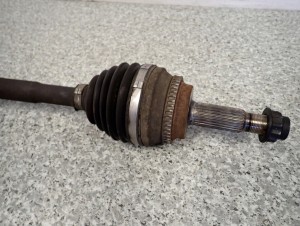 TOYOTA RAV4 RAV 4 II 01-05 2.0 D4D PÓŁOŚ PRZEDNIA PRAWA 4/5 MINIATURA