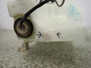 KIA CEED 06-12 ZBIORNICZEK PŁYNU DO SPRYSKIWACZY 7/8 MINIATURA