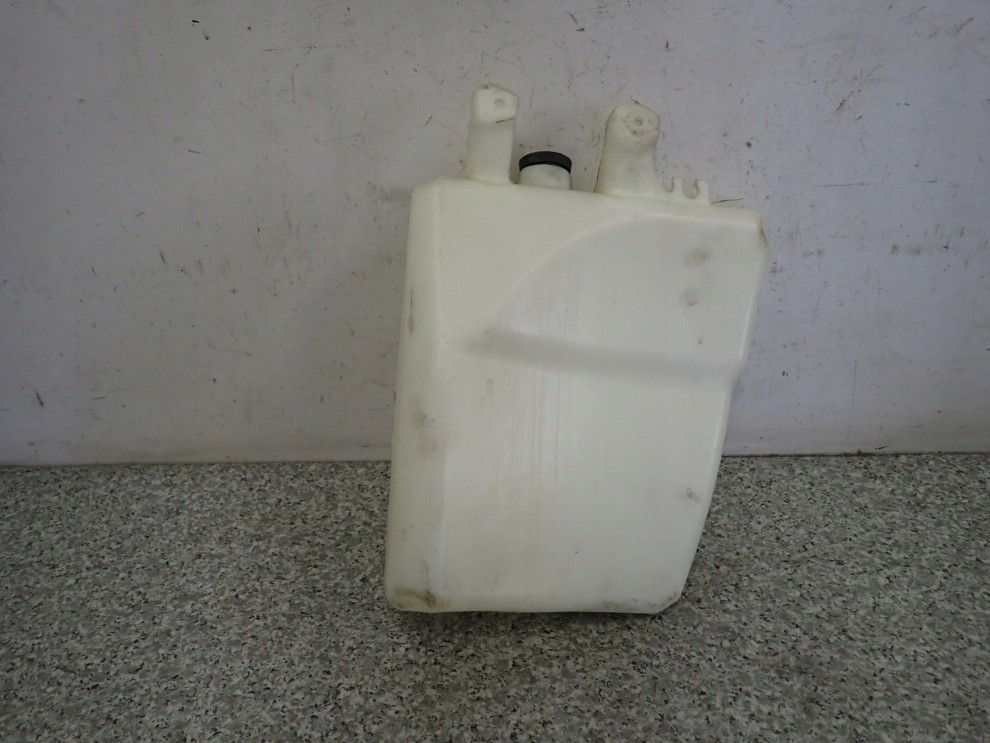 NISSAN MICRA K12 03-10 ZBIORNICZEK PŁYNU DO SPRYSKIWACZY 4/8