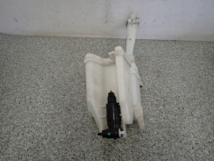 NISSAN PULSAR 1.5 DCI 14-18 ZBIORNICZEK PŁYNU DO SPRYSKIWACZY 3/7 MINIATURA