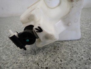 NISSAN PULSAR 1.5 DCI 14-18 ZBIORNICZEK PŁYNU DO SPRYSKIWACZY 7/7 MINIATURA