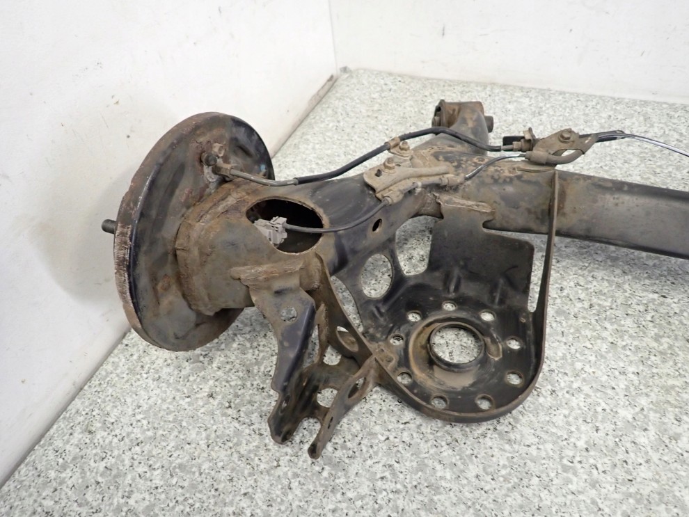 TOYOTA IQ 08-12 BELKA ZAWIESZENIA TYLNEGO 4/13