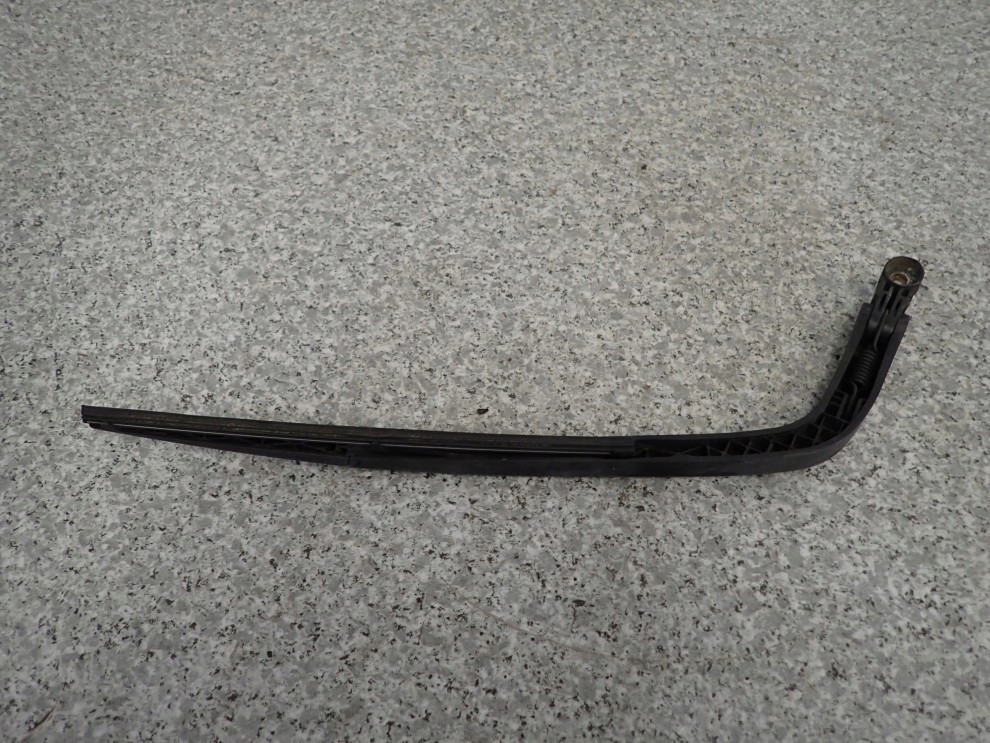 TOYOTA YARIS I JP 99-05 RAMIE WYCIERACZKI TYLNEJ 3/4