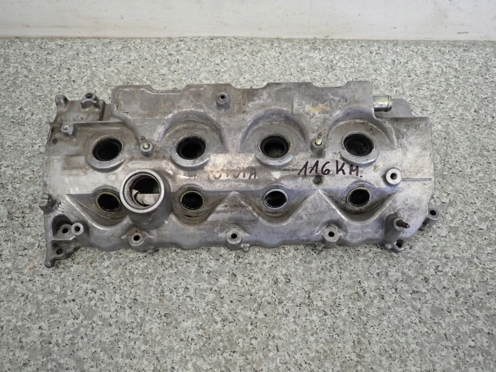 TOYOTA COROLLA E12 AVENSIS 2.0 D4D 116KM POKRYWA ZAWORÓW 2/7
