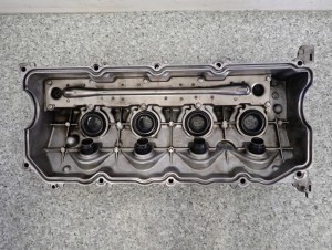 TOYOTA COROLLA E12 AVENSIS 2.0 D4D 116KM POKRYWA ZAWORÓW 4/7 MINIATURA