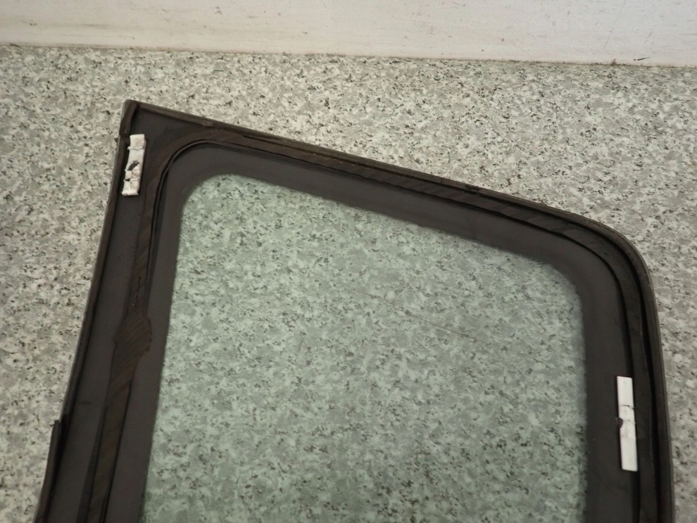 HONDA JAZZ II 02-08 SZYBA TYLNA PRAWA KAROSERYJNA 3/4