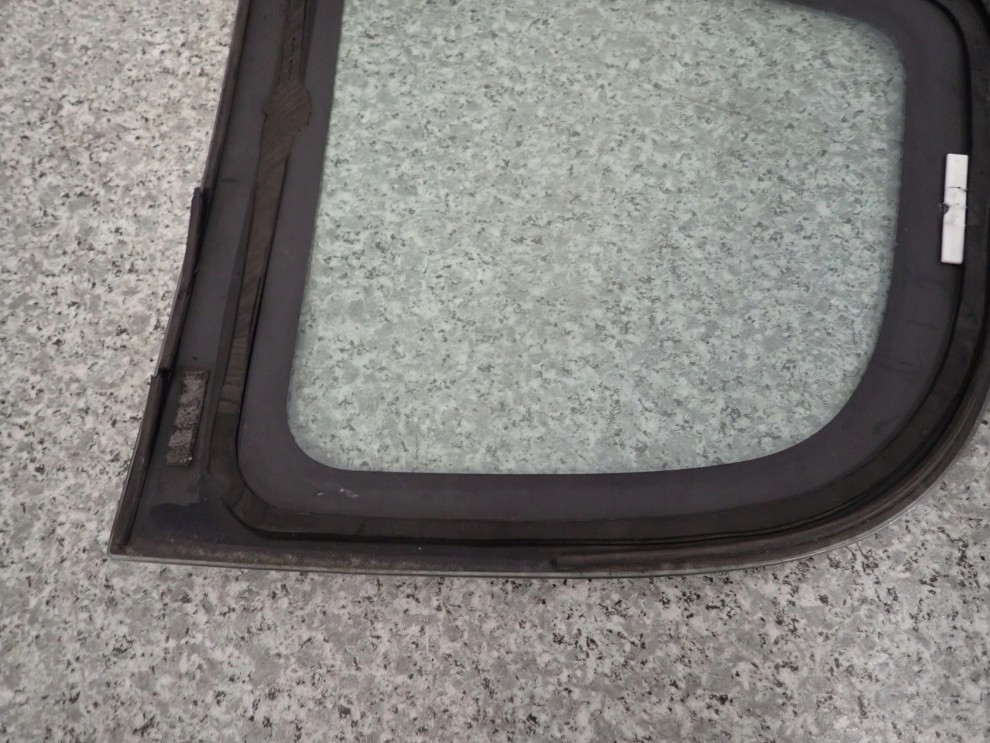 HONDA JAZZ II 02-08 SZYBA TYLNA PRAWA KAROSERYJNA 4/4