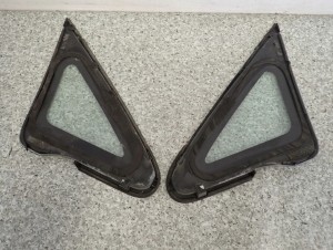 HONDA JAZZ II 02-08 SZYBA PRZEDNIA LEWA LUB PRAWA KAROSERYJNA 4/6 MINIATURA