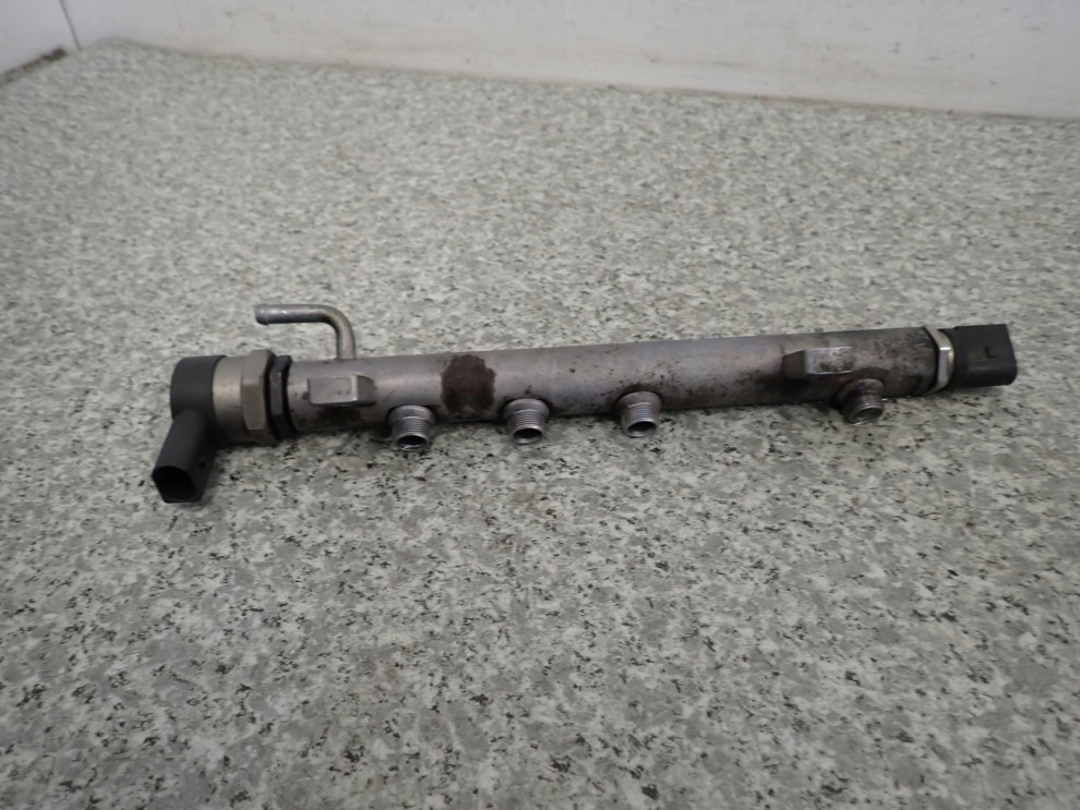 MITSUBISHI COLT CZ3 1.5 DID 04- LISTWA WTRYSKOWA PALIWA 1/4