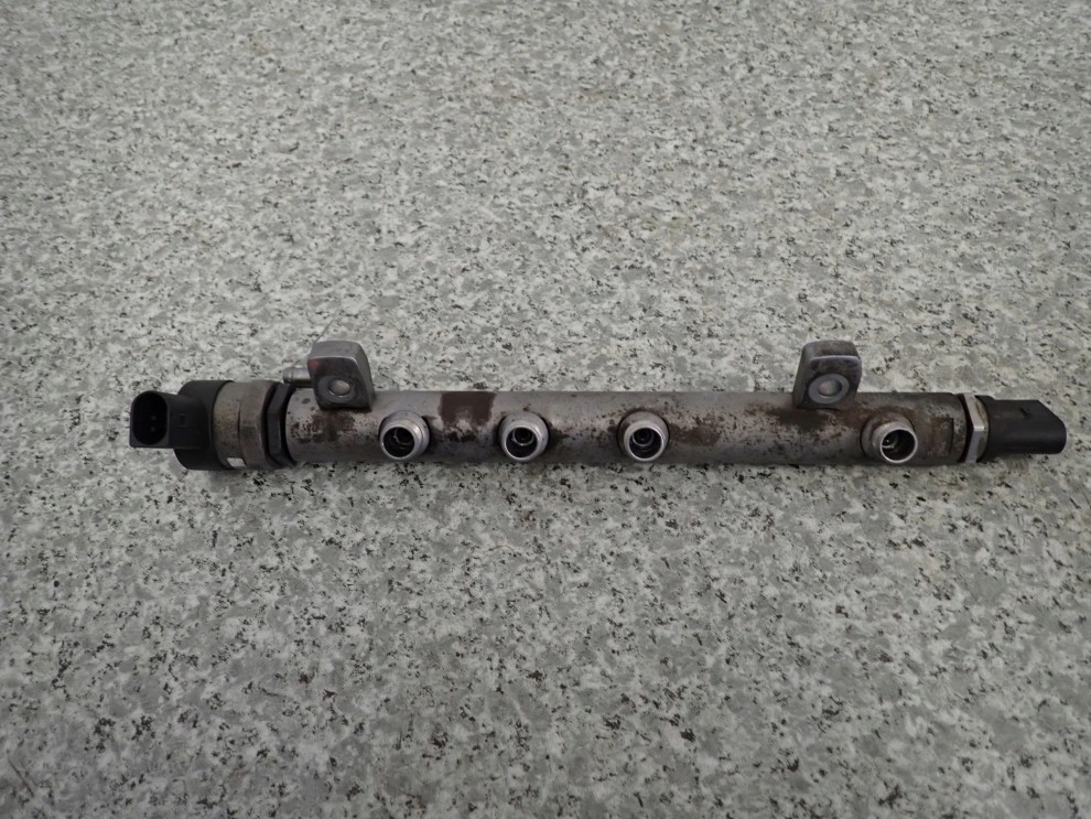 MITSUBISHI COLT CZ3 1.5 DID 04- LISTWA WTRYSKOWA PALIWA 3/4