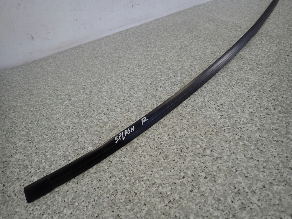 SUZUKI SPLASH 08-14 LISTWA DACHOWA PRAWA 2/6