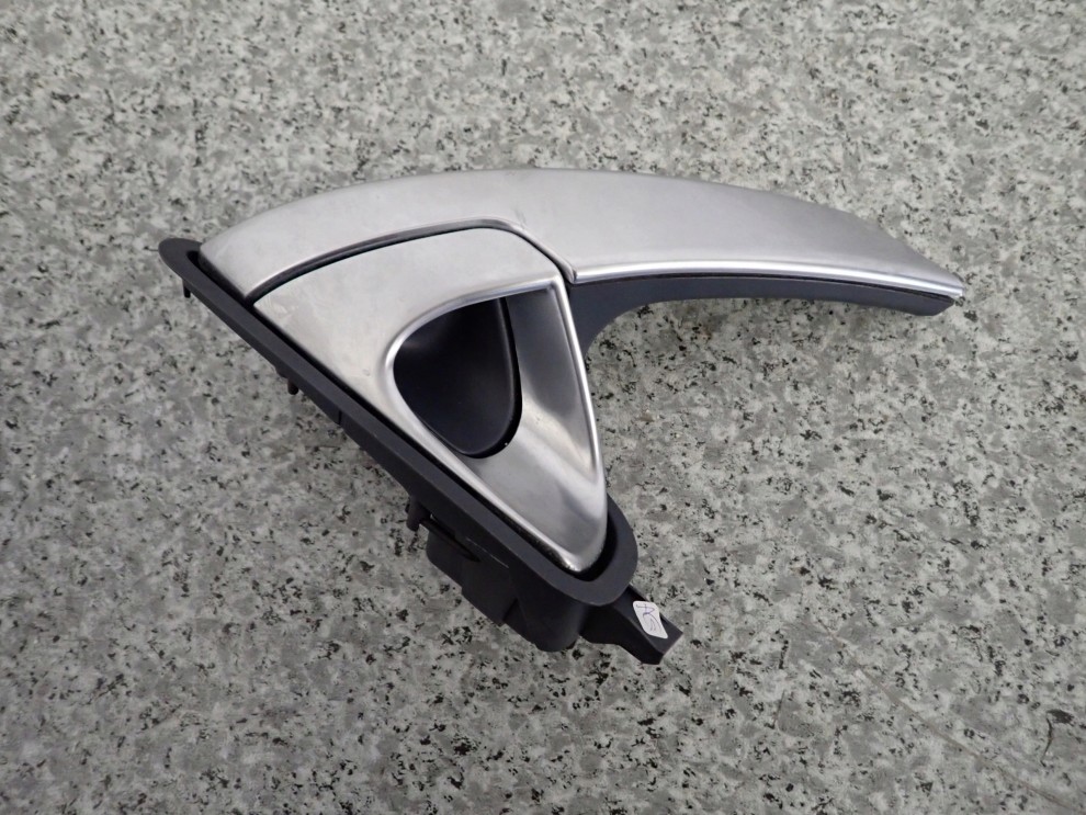 NISSAN PRIMERA P12 LIFT 04-07 KLAMKA WEWNĘTRZNA TYLNA LEWA 1/5