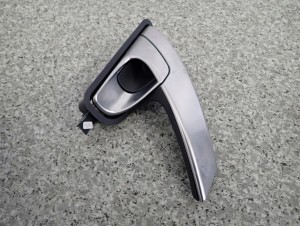 NISSAN PRIMERA P12 LIFT 04-07 KLAMKA WEWNĘTRZNA TYLNA LEWA 2/5 MINIATURA