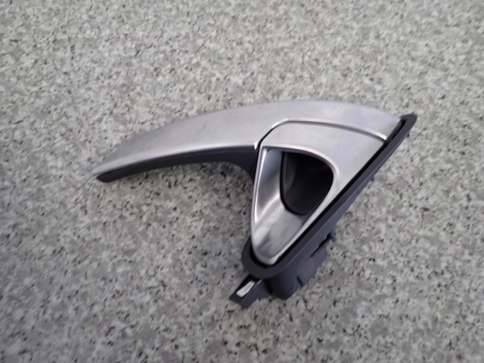 NISSAN PRIMERA P12 LIFT 04-07 KLAMKA WEWNĘTRZNA TYLNA PRAWA 1/5