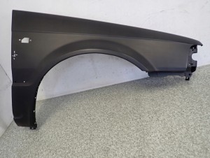 MAZDA 323 BF 88-90 BŁOTNIK PRZEDNI PRAWY 2/7 MINIATURA