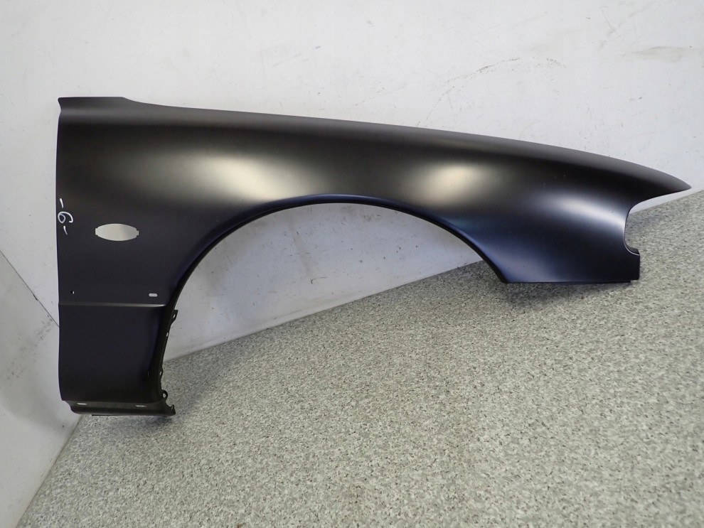 MAZDA 626 GE 92-97 BŁOTNIK PRZEDNI PRAWY 1/11