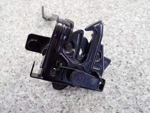 HYUNDAI IX20 10-19 ZAMEK MASKI 4/6 MINIATURA