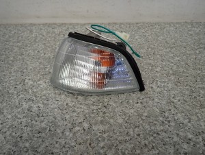 MAZDA 626 COUPE GD 87 - 92 KIERUNKOWSKAZ PRZEDNI PRAWY