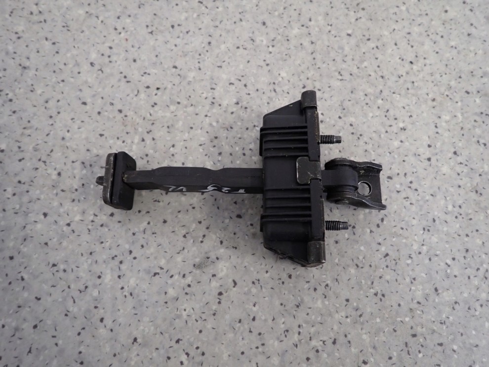 TOYOTA AVENSIS T25 03-07 OGRANICZNIK DRZWI PRZEDNI LEWY 2/3