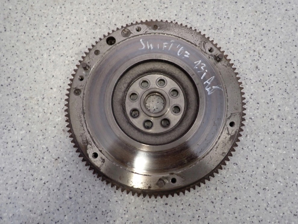 SUZUKI SWIFT M13A 1.3 04-08 KOŁO ZAMACHOWE 1/5