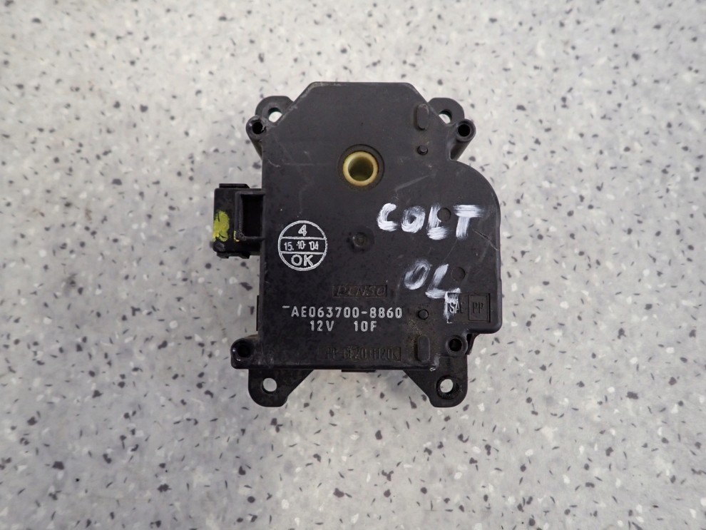 MITSUBISHI COLT 04-12 SILNICZEK STEROWANIA NAGRZEWNICY 1/4