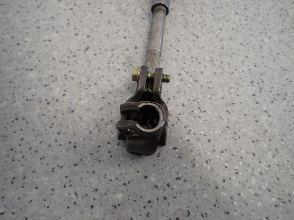 SUZUKI IGNIS 00-03 KRZYŻAK KOLUMNY KIEROWNICZEJ 3/3