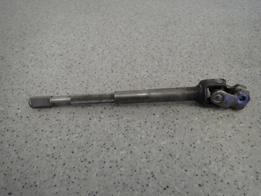 SUZUKI SX4 JP 06- KRZYŻAK KOLUMNY KIEROWNICZEJ 2/3