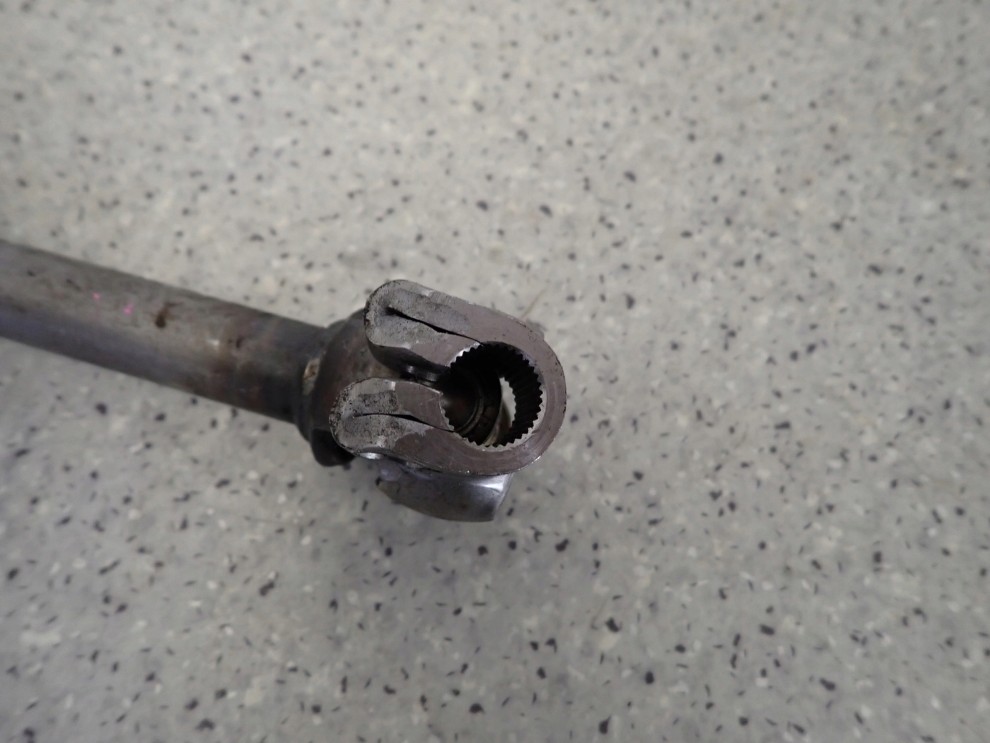 SUZUKI SX4 JP 06- KRZYŻAK KOLUMNY KIEROWNICZEJ 3/3