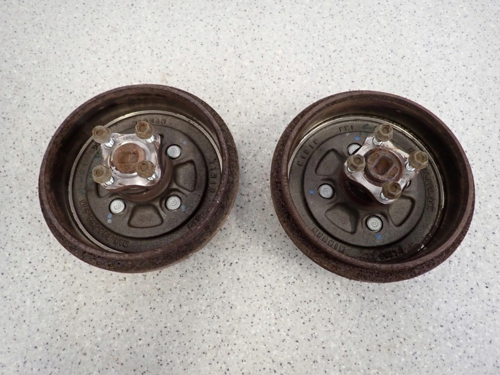 NISSAN MICRA K13 10- BĘBEN HAMULCOWY KORONKA MAGNETYCZNA CZOP 4/7